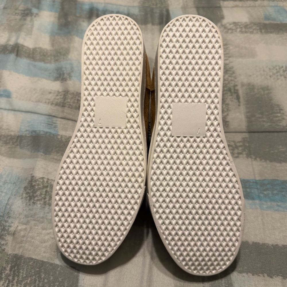 Women’s tan booties - Picture 3 of 3